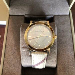 burberry swiss made sapphire crystal 65667 watch